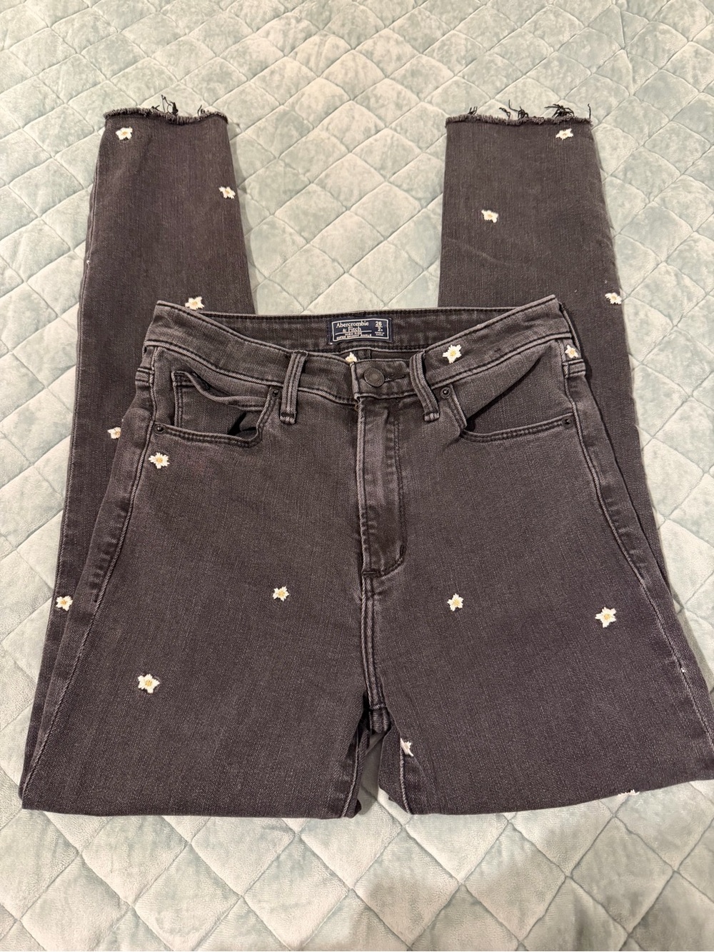 Abercrombie & Fitch High Rise Super Skinny Ankle Daisy Embroidered Jeans - 26